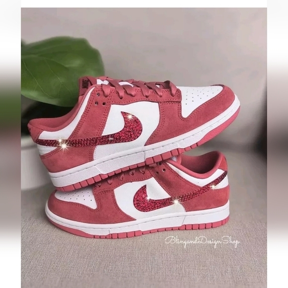 Bling Nike Dunk Low Valentines Day 2024 Pink Sneakers custom with Red Crystals - Picture 6 of 10